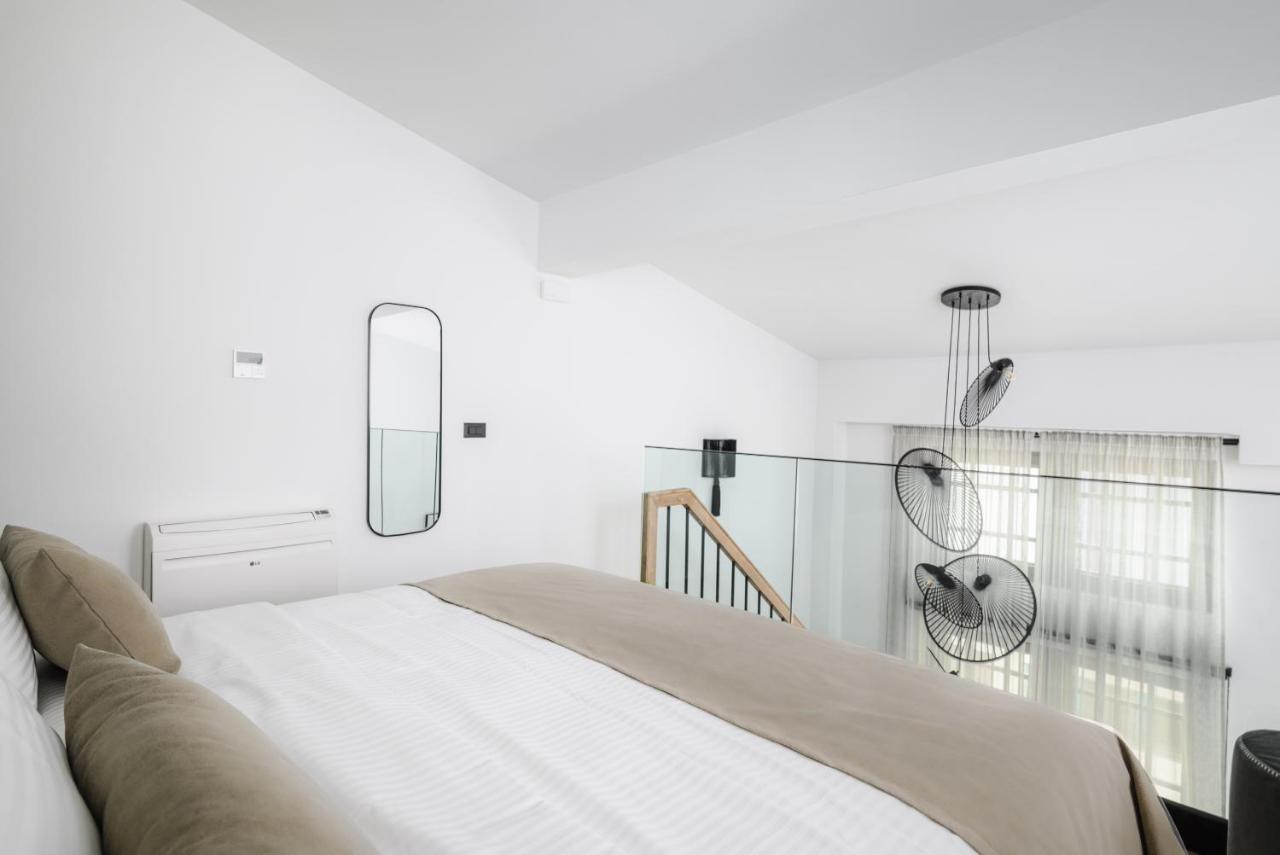 Casa Di Gaga Luxury Suites 罗希姆诺 外观 照片